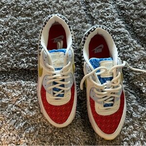 Women Nike sneakers size 7 only wore once